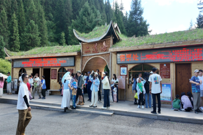 暑期黃龍景區牟尼溝二道海迎旅游高峰，精細化管理與服務保障游客體驗